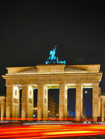 Fotos Brandenburger Tor mit Straßenverkehr | Berlin