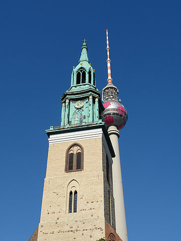 Fernsehturm und Marienkirche Fotos