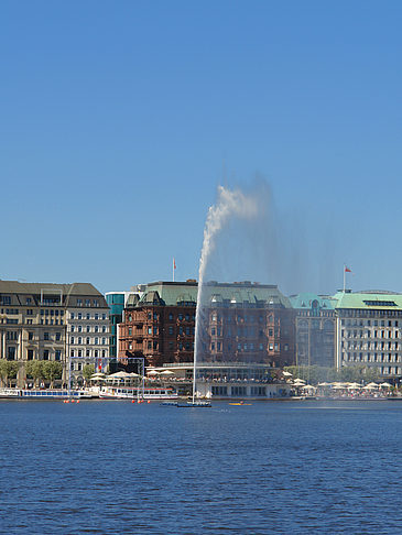 Fontäne auf der Binnenalster Foto 