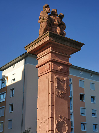 Dreikoenigsbrunnen Fotos