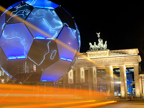 Brandenburger Tor bei Nacht Foto 