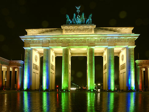 Brandenburger Tor bei Nacht Fotos