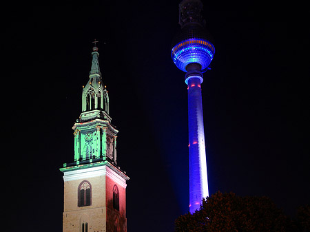 Marienkirche und Fernsehturm Foto 