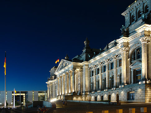 Reichstag bei Nacht