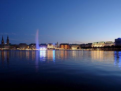 Binnenalster am Abend Fotos