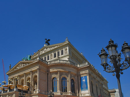 Alte Oper mit Laterne