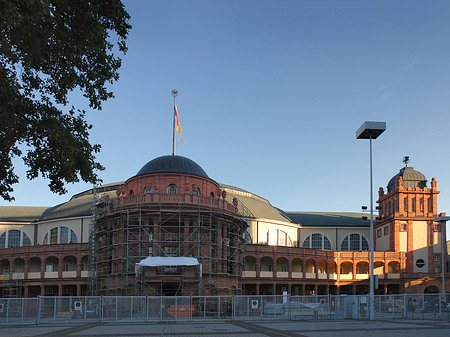 Festhalle auf Messeplatz Foto 