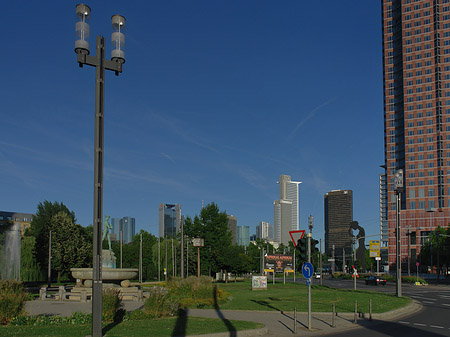 Fotos Messeturm mit Ludwig-Erhard-Anlage | Frankfurt am Main