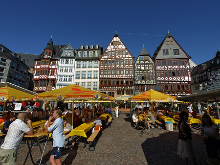 Foto Römer mit Schirmen - Frankfurt am Main