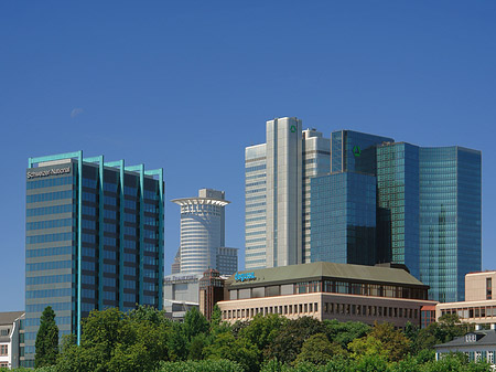 Foto Schweizer National mit Dresdner Bank