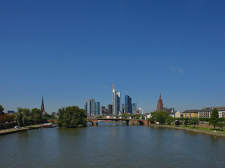 Foto Skyline von Frankfurt mit Alter Brücke - Frankfurt am Main