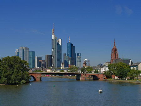 Foto Skyline von Frankfurt mit Alter Brücke - Frankfurt am Main