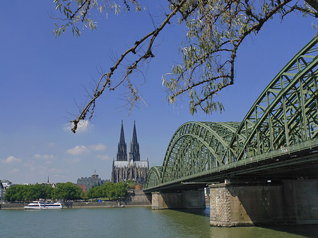 Foto Hohenzollernbrücke am Kölner Dom