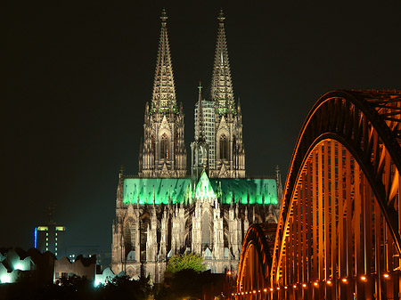 Fotos Kölner Dom hinter der Hohenzollernbrücke | Köln