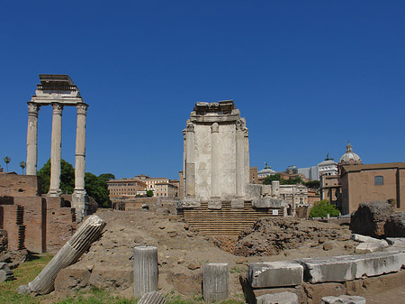 Fotos Dioskuren und Vesta Tempel