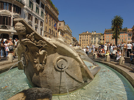 Schiff im Barcaccia Brunnen Foto 