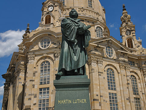 Frauenkirche und Lutherdenkmal Foto 