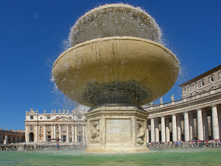 Fotos Brunnen mit Petersdom | 